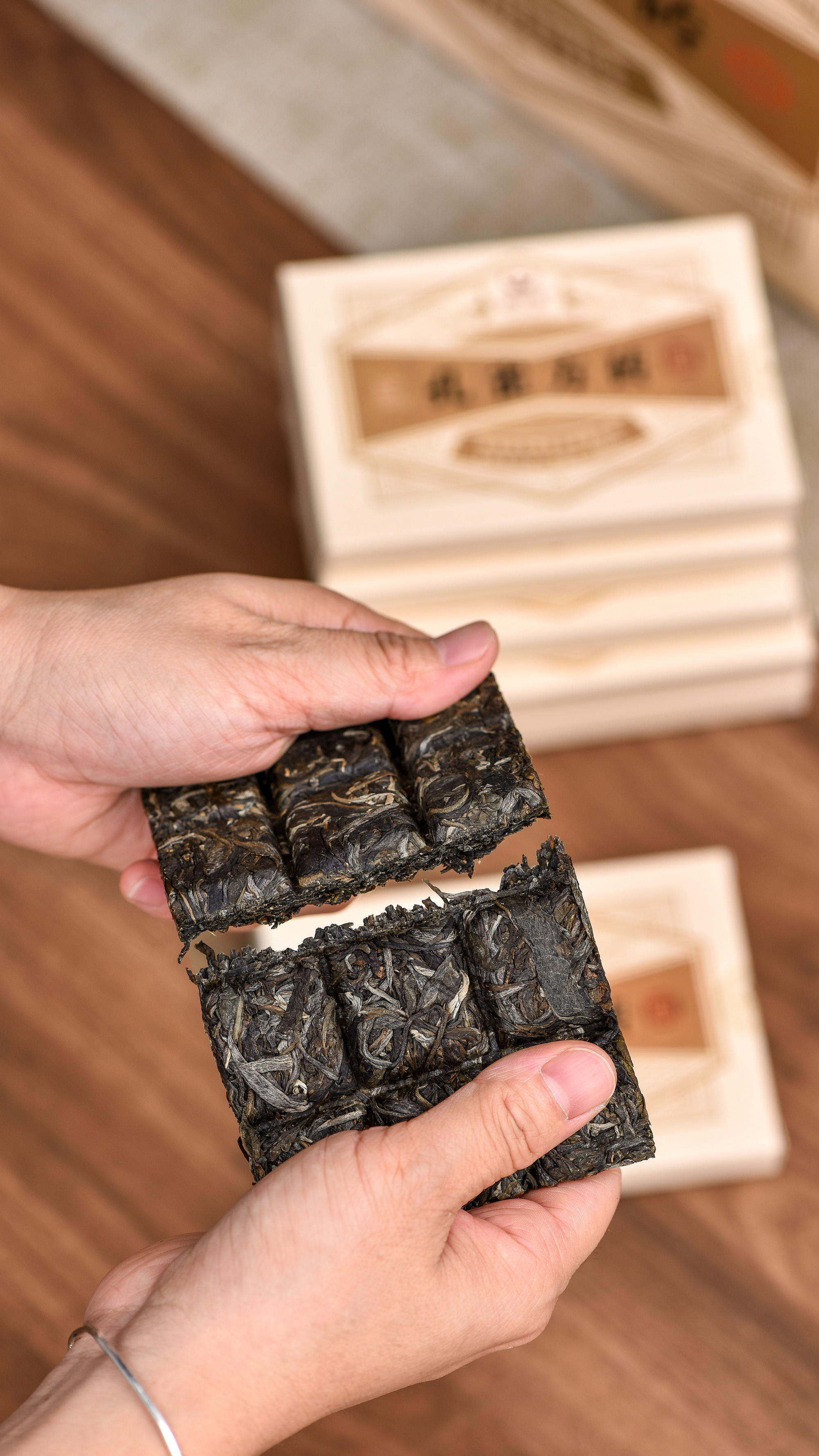 福安隆【孔雀方砖】妙趣上市｜孔雀蕴吉祥，茶香飘四方！配图